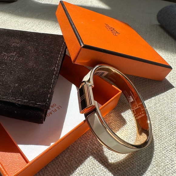 Hermès Enamel Clic Cadenas Bracelet - Picture 4 of 8